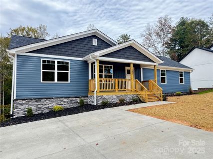 1205 Summerhill Street active home in Summerhill, Lenoir, NC