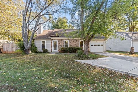 7911 Latchington Court sold home in Lynton Place, Charlotte, NC