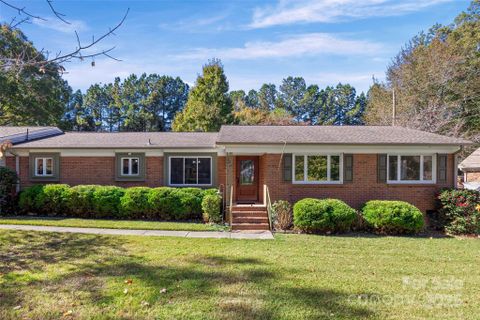132 Greenbriar Drive sold home in Brookfield, Matthews, NC