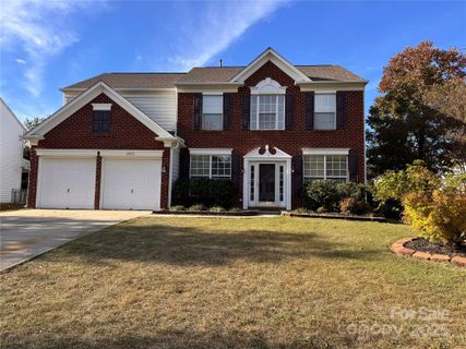6092 Creekview Court