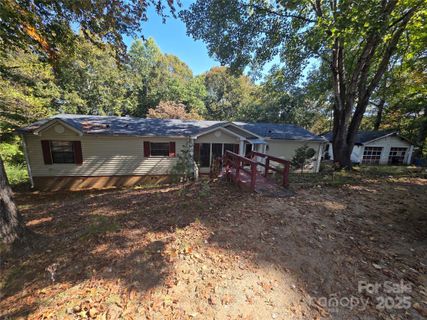 4944 Largo Court sold home in Mill Ridge, Conover, NC