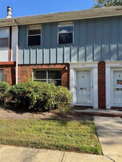 1300 Larchmont Place sold home in Wiltshire Village, Salisbury, NC