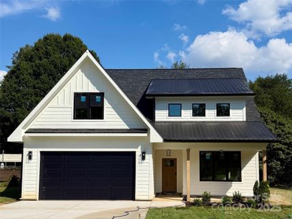 127 Hazelton Loop