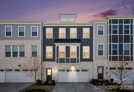 2647 Roseglen Lane