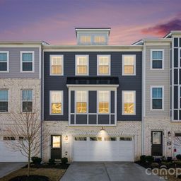 2647 Roseglen Lane