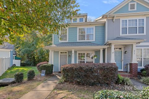 209 Hurston Circle sold home in Lela Court, Charlotte, NC