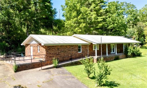 208 Murdock Road