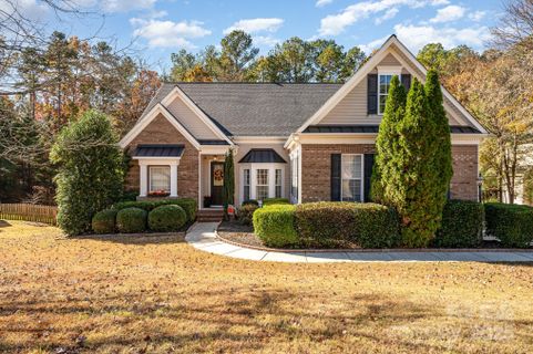 4132 Belle Meade Circle active home in Belle Meade, Belmont, NC