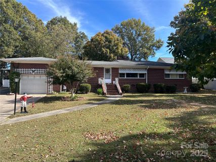 614 Smith Street active home in Melchor Heights, Albemarle, NC