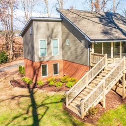 2106 Lynmore Drive
