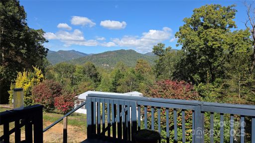 14 Vultures Nest Road sold home in New Salem Park, Swannanoa, NC