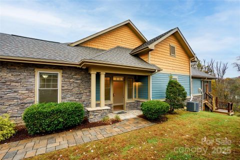 22 Craftsman View Drive sold home in Pinebrook Farms, Asheville, NC