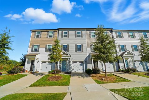12009 Chesapeake Mallard Drive pending home in Villages At Mallard Creek, Charlotte, NC