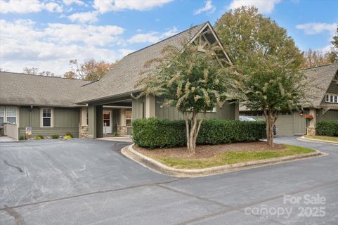 102 Fox Den Court sold home in Wolfpen, Hendersonville, NC
