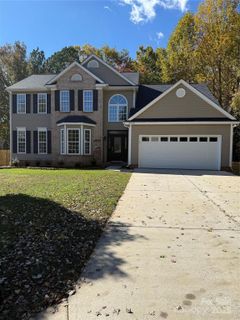 6933 Sweetfield Drive sold home in McGinnis Village, Huntersville, NC