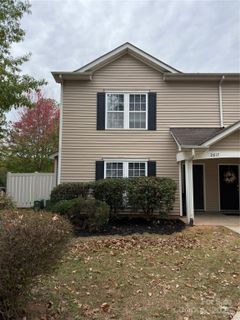 2617 Meadow Knoll Drive sold home in Meadow Hills, Charlotte, NC