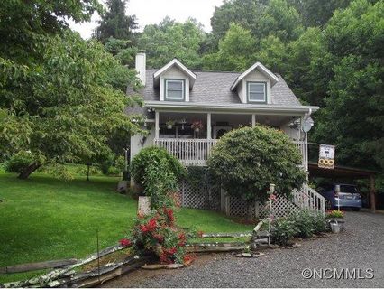 438 Sugar Mountain Rd sold home in Mountain Valley Estates, Waynesville, NC