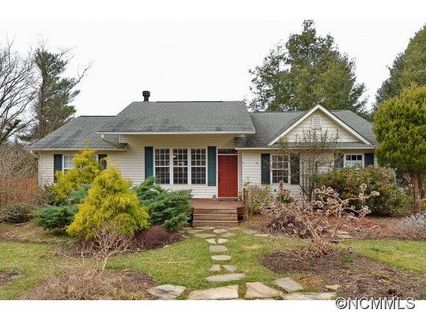 9 Cherry Lane sold home in Beaver Lake, Asheville, NC