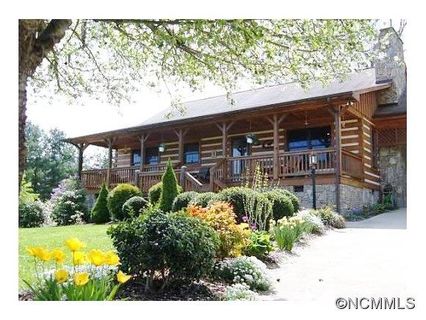 255 L E Meadows Drive sold home in L & E Meadows, Waynesville, NC