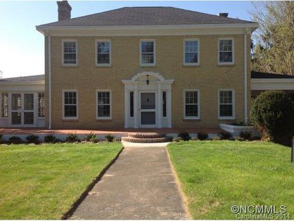 11 Griffing Boulevard