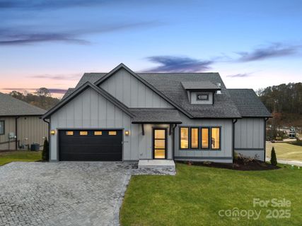 324 Avery Trail Drive sold home in Victoria Hills, Arden, NC
