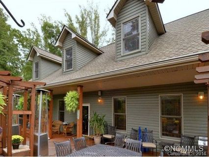 633 Southern Pines Place