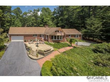 118 Underwood Drive sold home in Jeter Mtn Terrace, Hendersonville, NC