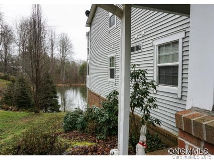 90 Lakeview Court