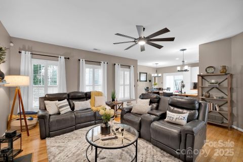 2671 Torrington Lane