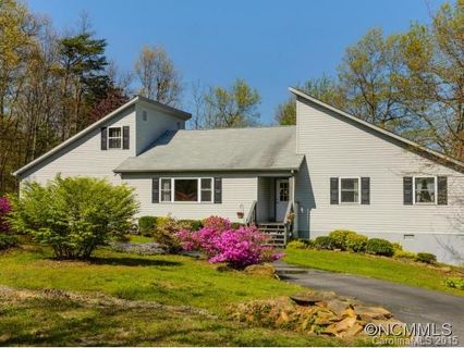 17 Eagle Drive sold home in Gilliam Woods, Hendersonville, NC