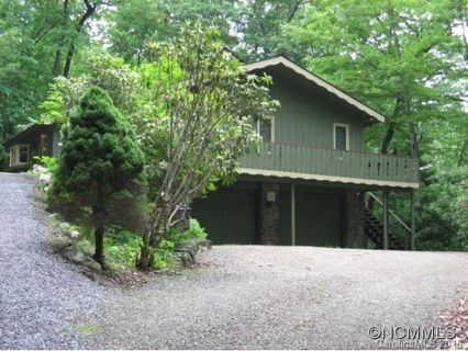 818 Moonshine Mountain Road sold home in Moonshine Mountain, Burnsville, NC