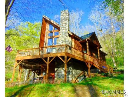 Private Wilderness Drive sold home in Bill Mountain Acres, Weaverville, NC