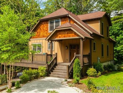17 Oak Springs Drive sold home in Oak Springs, Arden, NC