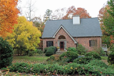 4 Windrush Lane