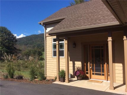 4 Turtledove Trail sold home in Haiku Hill, Asheville, NC