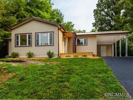211 Lyndon Lane
