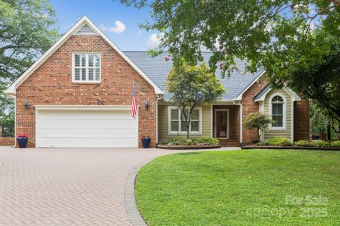 6331 Dovefield Road sold home in Quail Acres, Charlotte, NC
