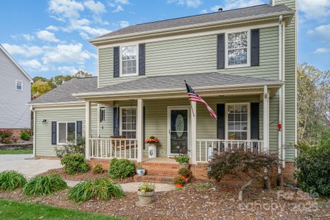 518 Viking Drive sold home in Willow Bend, Concord, NC