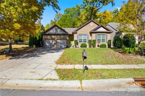 11828 Springpoint Lane sold home in Riverwood, Charlotte, NC
