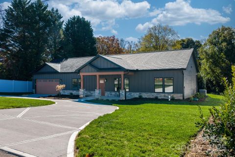 121 31st Avenue sold home in Fairview Park, Hickory, NC