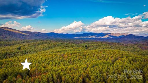 00 Stonemoor Drive sold home in The Bluffs Of Wilson Creek, Collettsville, NC