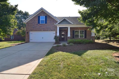 8416 Olde Stonegate Lane sold home in Olde Stonegate, Mint Hill, NC