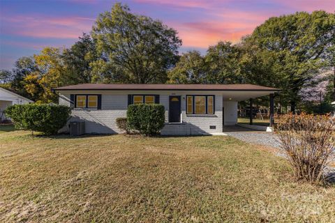 2334 Woodleaf Drive sold home in Fallscrest, Gastonia, NC
