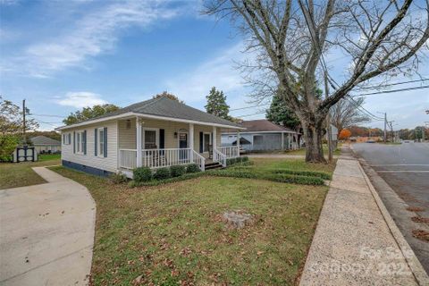 399 Woodlawn Street sold home in Goshen Woods, Belmont, NC