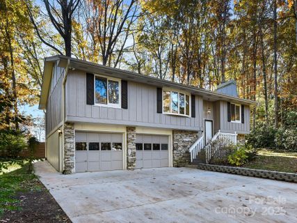 6 Turnberry Place sold home in Turnberry, Arden, NC