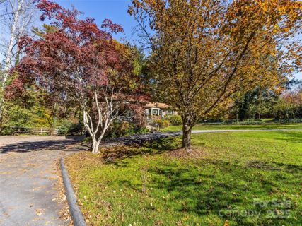181 Surry Lane sold home in Haywood Knolls, Hendersonville, NC