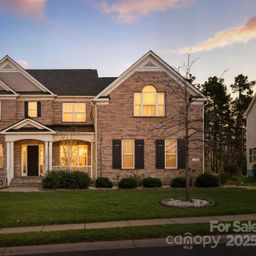 374 Hampton Trail Drive