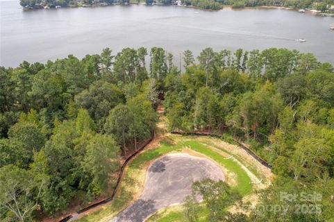 1009 Kingbird Lane