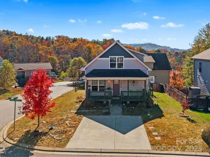 28 Yarrow Meadow Road sold home in Lillie Farm Cove, Weaverville, NC