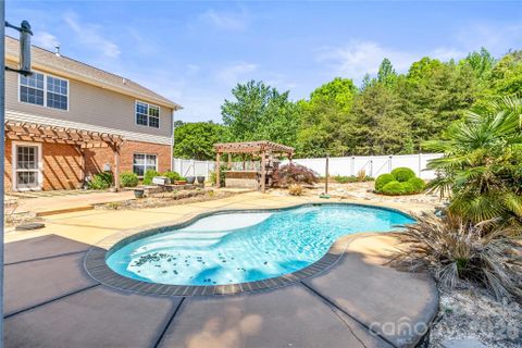 1758 Newland Road pending home in Villages Of Denver, Denver, NC